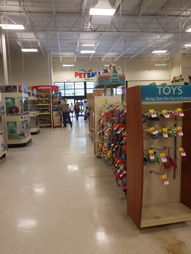 Pet Supply Store «PetSmart», reviews and photos, 30 Malphrus Rd, Bluffton, SC 29910, USA