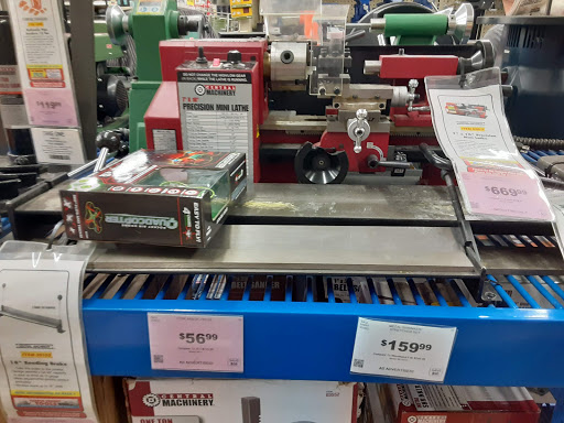 Hardware Store «Harbor Freight Tools», reviews and photos, 10765 Magnolia Ave #100, Riverside, CA 92505, USA