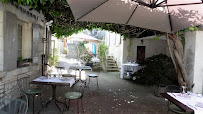 Atmosphère du Restaurant Le Clos Aux Roses à Chédigny - n°1
