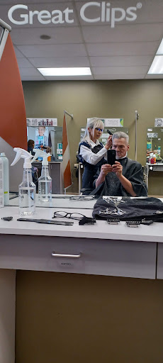 Hair Salon «Great Clips», reviews and photos, 841 S Kuner Rd, Brighton, CO 80601, USA