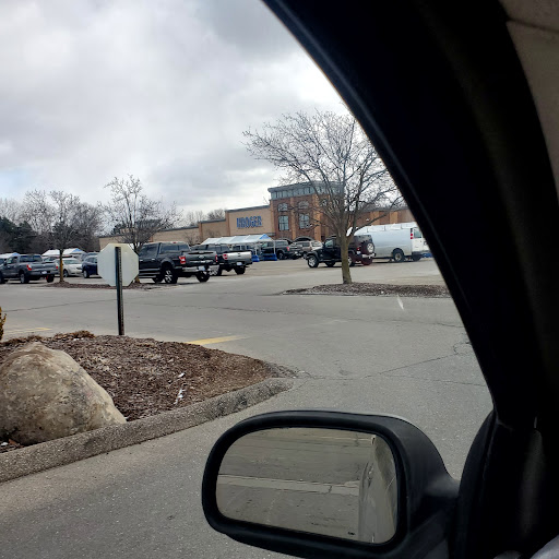 Grocery Store «Kroger», reviews and photos, 30935 Five Mile Road, Livonia, MI 48154, USA