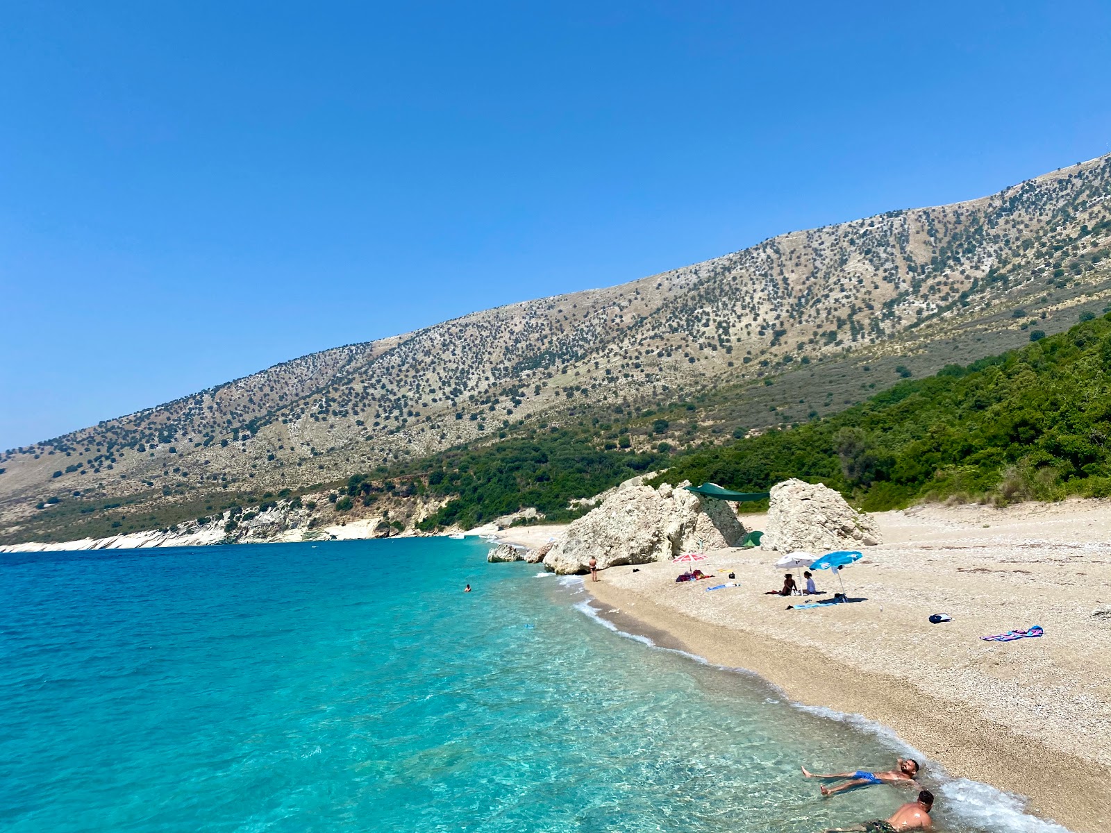 Photo de Plage de Krorez situé dans une zone naturelle