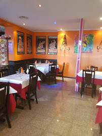 Atmosphère du Restaurant indien NEW LAL QILA à La Chapelle-en-Serval - n°5