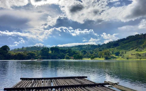 Lake Apo image