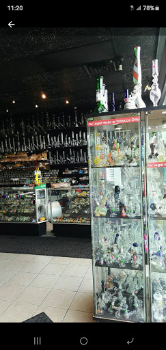 Tobacco Shop «Whole Leaf Tobacco», reviews and photos, 4945 N Milwaukee Ave, Chicago, IL 60630, USA