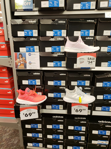 Shoe Store «Shoe Carnival», reviews and photos, 466 Pinnacle Pkwy, Bristol, TN 37620, USA