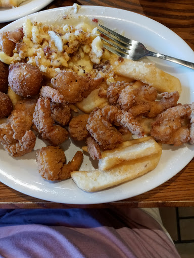 American Restaurant «Cracker Barrel Old Country Store», reviews and photos, 407 Beltline Rd SW, Decatur, AL 35601, USA