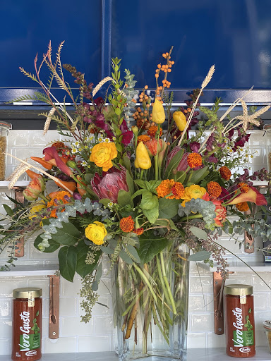 Florist «Genesee Florist», reviews and photos, 7756 Starling Dr, San Diego, CA 92123, USA