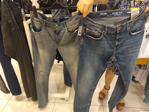 Stores to buy women's jeans Seville