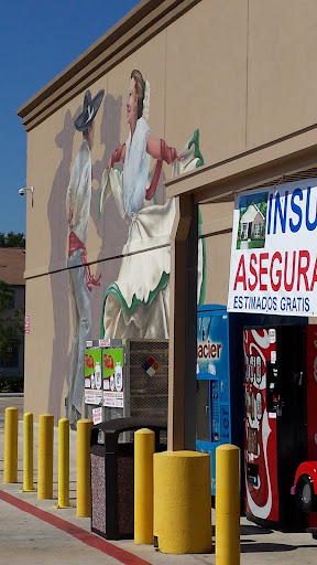 Supermarket «Tienda Fiesta Mart», reviews and photos, 210 E Davis St, Conroe, TX 77301, USA