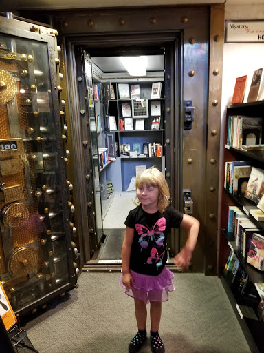Book Store «Book Vault», reviews and photos, 105 S Market St, Oskaloosa, IA 52577, USA