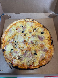 Plats et boissons du Pizzeria MJ Pizza à Sorgues - n°3