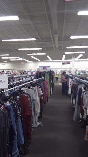 Clothing Store «Burlington Coat Factory», reviews and photos, 250 S Randall Rd, Elgin, IL 60123, USA