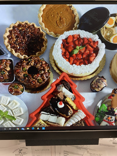 Bakery «Heitzman Traditional Bakery and Deli», reviews and photos, 9426 Shelbyville Rd, Louisville, KY 40222, USA