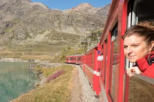 Francesca - Guida del trenino rosso del Bernina image