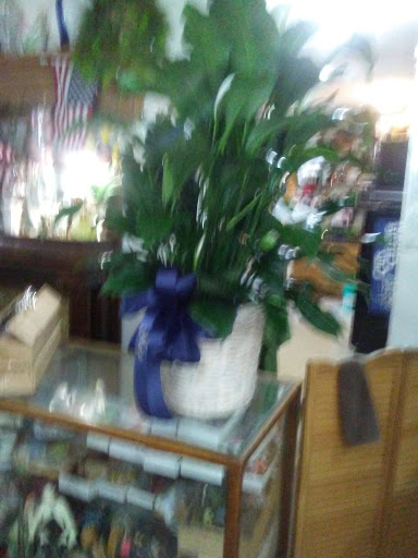 Florist «Cuts Creative Florist», reviews and photos, 1701 Orange Ave NE, Roanoke, VA 24012, USA