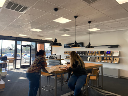 Cell Phone Store «Verizon», reviews and photos, 26 Northfield Ctr, Whiteville, NC 28472, USA