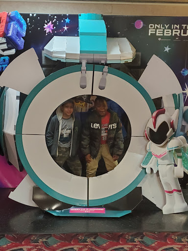 Movie Theater «Allen Park Digital Cinemas», reviews and photos, 6601 Allen Rd, Allen Park, MI 48101, USA