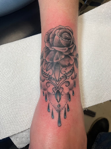 Tattoo Shop «Lucky Devil Tattoo Parlor», reviews and photos, 931 S Ridgewood Ave, Edgewater, FL 32132, USA