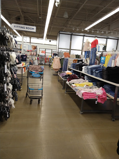Clothing Store «Old Navy», reviews and photos, 1852 Hilliard Rome Rd, Hilliard, OH 43026, USA