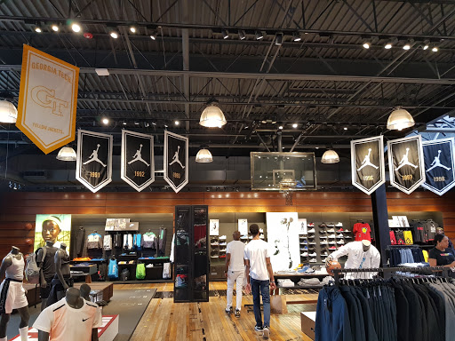 Clothing Store «Nike Lenox», reviews and photos, 3393 Peachtree Rd, Atlanta, GA 30326, USA