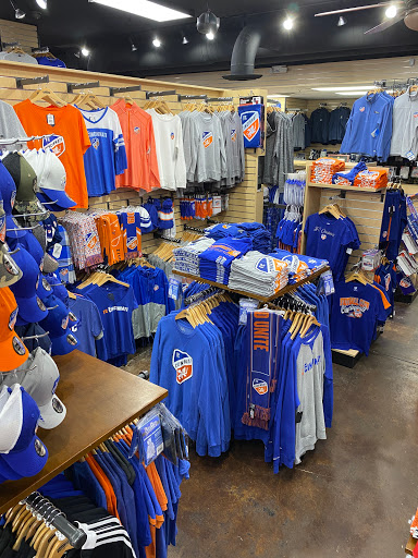 Sportswear Store «Rally House Rookwood», reviews and photos, 2705 Edmondson Rd, Cincinnati, OH 45209, USA