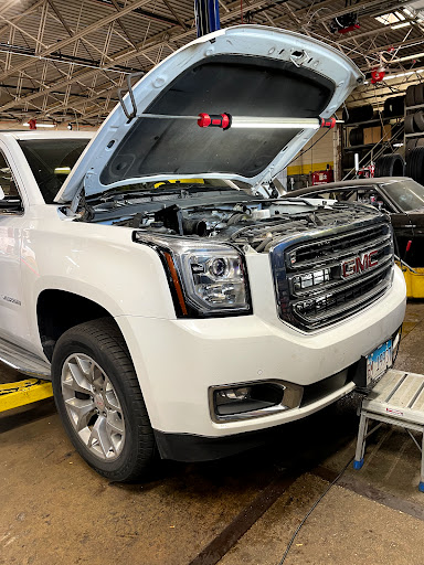 Auto Repair Shop «Personalized Auto Care», reviews and photos, 2200 Waukegan Rd, Glenview, IL 60025, USA