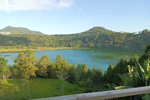 Taman Wisata Danau Linow image