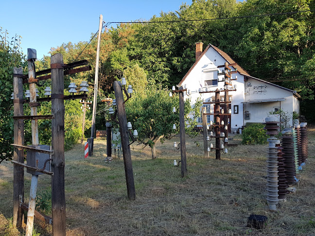 Szabadvezetéki Szigetelők Magángyűjteménye - Personal Collection of Overhead Line Insulators - Múzeum