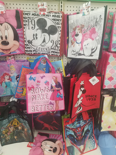 Dollar Store «Dollar Tree», reviews and photos, 58 Swansea Mall Dr, Swansea, MA 02777, USA