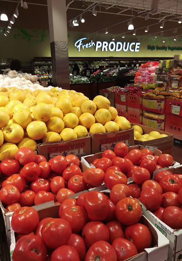 Shopping Mall «Wick Shopping Plaza», reviews and photos, 561 US-1, Edison, NJ 08817, USA