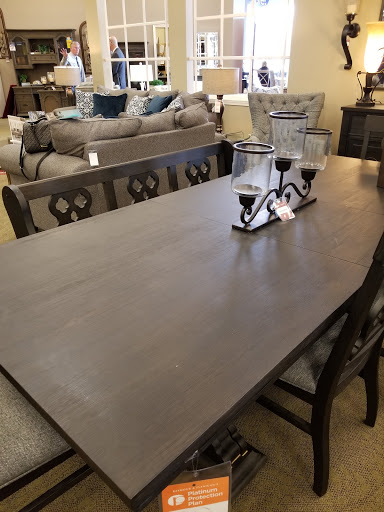 Furniture Store «Raymour & Flanigan Furniture and Mattress Store», reviews and photos, 1450 Clements Bridge Rd, Deptford Township, NJ 08096, USA