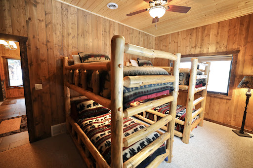 Real Estate Agency «JOLIN-LASIER GROUP | Coldwell Banker, Mulleady Inc. | Minocqua, WI Real Estate | NorthWI.property», reviews and photos, 8262 US-51, Minocqua, WI 54548, USA