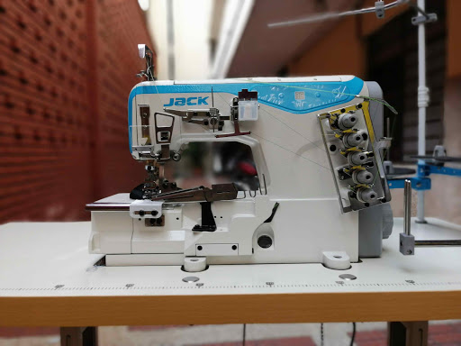 Calicostura | Almacén de maquinas de coser