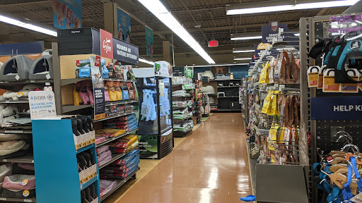 Pet Supply Store «Petco Animal Supplies», reviews and photos, 13 Welles St, Glastonbury, CT 06033, USA