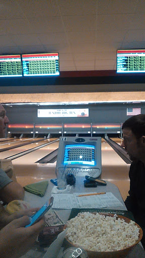 Bowling Alley «Creslanes Bowling», reviews and photos, 255 S Main St, Dubuque, IA 52003, USA