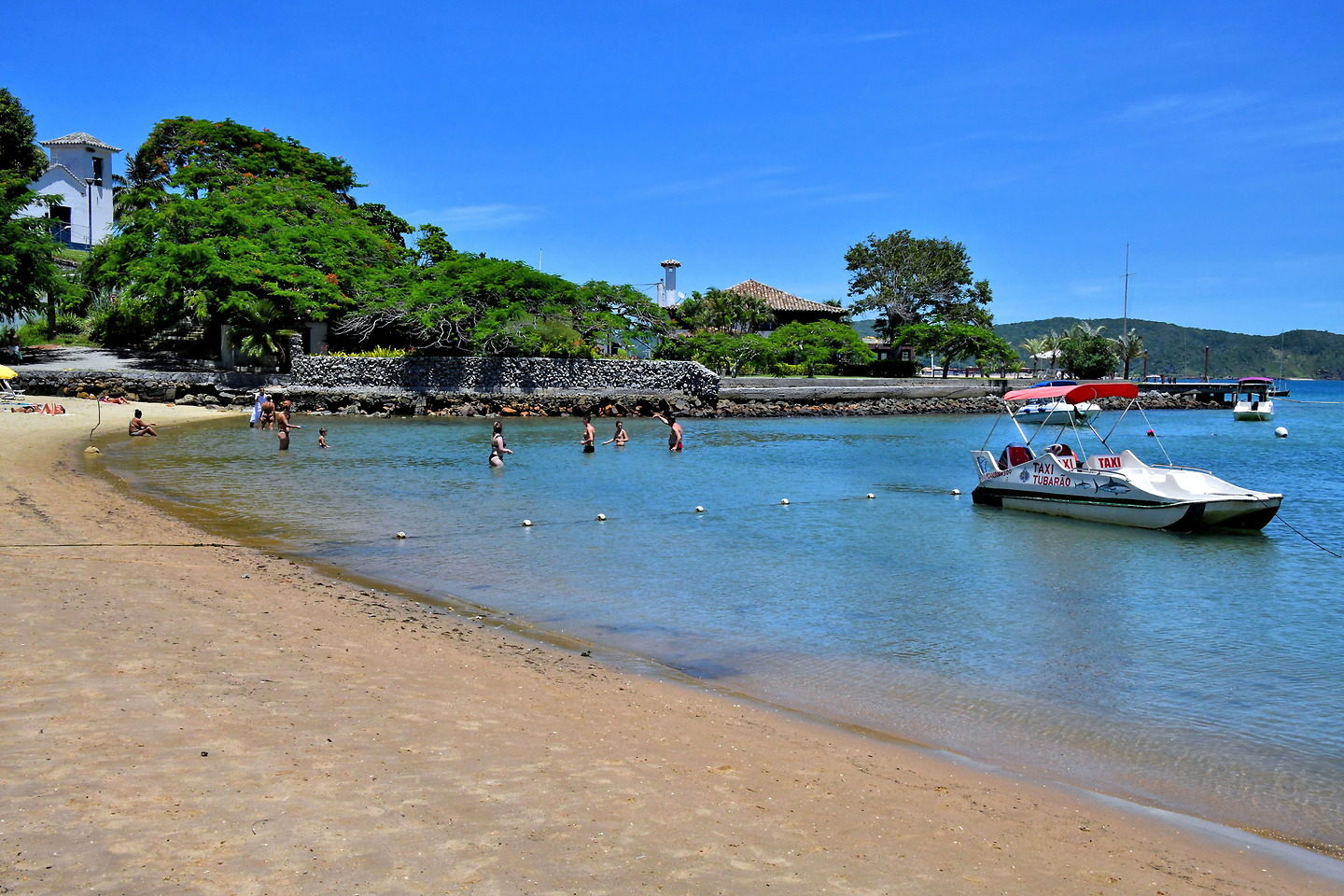 Photo of Ossos Beach with bright sand surface