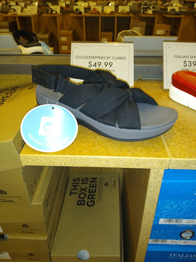 Shoe Store «DSW Designer Shoe Warehouse», reviews and photos, 917 Hartford Turnpike, Waterford, CT 06385, USA