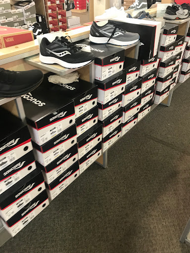 Shoe Store «DSW Designer Shoe Warehouse», reviews and photos, 314 Marketplace Mile, Plainfield, IN 46168, USA