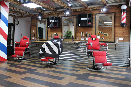 L'incontournable barbershop (barbier & coiffeur femmes. Spécialisé dans les cheveux bouclés/frisés/crépus, soins sur mesure et colorations)