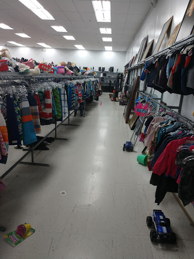 Thrift Store «Thrift World of Dallas», reviews and photos, 3046 Forest Ln # 100, Dallas, TX 75234, USA