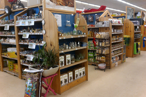 Pet Supply Store «CountryMax - Geneseo», reviews and photos, 4101 Lakeville Rd, Geneseo, NY 14454, USA