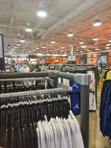 Shopping Mall «Outlets at Anthem», reviews and photos, 4250 W Anthem Way, Phoenix, AZ 85086, USA