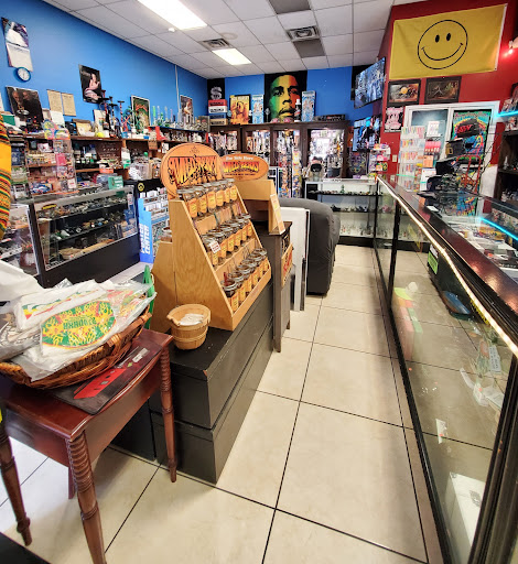 Tobacco Shop «Smoke Shop Mcallen», reviews and photos, 6624 N 10th St, McAllen, TX 78504, USA