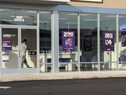 Cell Phone Store «MetroPCS Authorized Dealer», reviews and photos, 1709 Woodward Ave, Muscle Shoals, AL 35611, USA