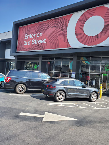 Shopping Mall «Beverly Center», reviews and photos, 8500 Beverly Blvd, Los Angeles, CA 90048, USA