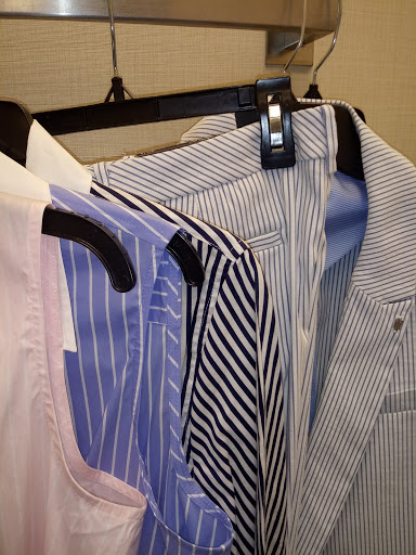 Department Store «Nordstrom Rack Burbank Empire Center», reviews and photos, 1601 N Victory Pl, Burbank, CA 91502, USA