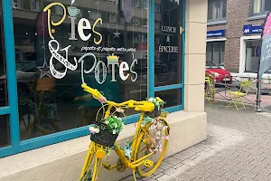 Pies and Potes image