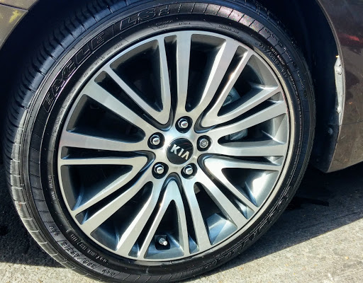 Oil Change Service «GENIE CAR WASH & LUBE - W POINT LOM», reviews and photos, 3949 W Point Loma Blvd, San Diego, CA 92110, USA