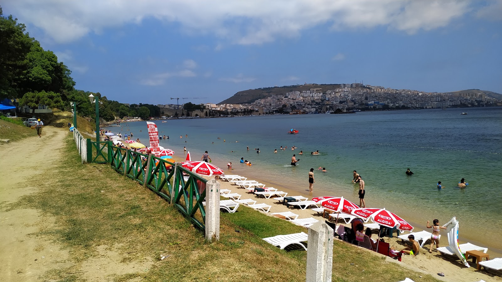 Zdjęcie Sinop Plaji z powierzchnią beżowy piasek